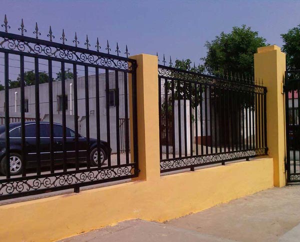 十堰鐵藝護(hù)欄有哪些方法延長(zhǎng)使用期限？